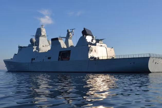 Còn trong bối cảnh căng thẳng giữa Nga và phương Tây vẫn tiếp diễn, ngày hôm qua, Quốc phòng Đan Mạch thông báo rằng, họ có ý định đưa ít nhất 4 máy bay chiến đấu F-16 và có thể là 2 tàu chiến tới biên giới Nga.