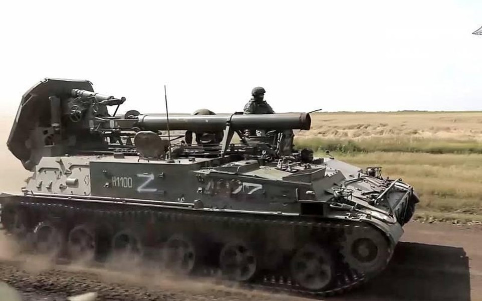 Mặc dù Quân Nga và Ukraine nhiều lần tranh giành những con đường tiếp tế vào Bakhmut, nhưng quân đội Nga với ưu thế trên không, ưu thế tác chiến trên bộ và ưu thế về pháo binh, rõ ràng không để quân đội Ukraine bất kỳ cơ hội nào giành lại quyền kiểm soát những con đường trên.