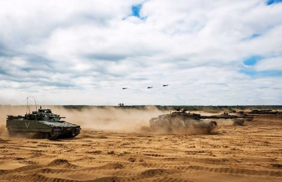 12 su doan xe tang Nga ap sat Ukraine, sap danh tran quyet dinh?