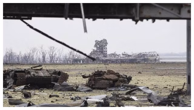 Giữa hai bên thấy quá nhiều mâu thuẫn, nhưng có thể thấy tính khách quan từ thông điệp này, Mỹ quả thực hơi cố tình cường điệu, mục đích là để phô diễn vũ khí tuyệt vời của NATO và sự kém cỏi về khả năng tác chiến của quân đội Nga.