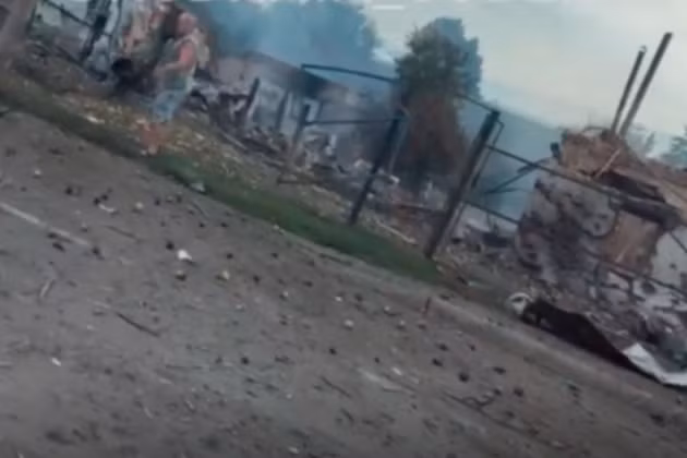 Trước đây, đã có cuộc tranh luận sôi nổi ở Washington, Berlin và trên các phương tiện truyền thông về “lằn ranh đỏ” có thể có của Điện Kremlin, nếu vi phạm có thể dẫn đến Thế chiến thứ ba và chiến tranh hạt nhân. Một trong số đó là việc chuyển cuộc xung đột sang lãnh thổ Nga, nơi được quốc tế công nhận về mặt pháp lý, với sự hỗ trợ của vũ khí phương Tây?