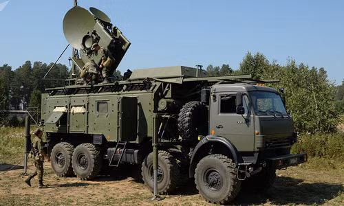 Nhà báo Steshin nói thêm rằng, hệ thống dẫn đường quán tính của tên lửa dẫn đường M31, nếu không có tín hiệu GPS sửa sai số, thì cũng chỉ biến thành loại đạn tên lửa không điều khiển mà thôi. Ảnh: Military.