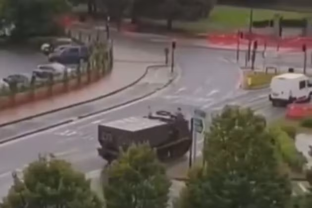 Hiện những hệ thống M142 HIMARS của Mỹ viện trợ cho Ukraine, được phát hiện ở biên giới Ba Lan – Ukraine và đang trên đường tiến về hướng biên giới Ukraine. Theo thông tin, những hệ thống này là vũ khí trực chiến của Quân đội Mỹ tại châu Âu, chứ không phải đưa trực tiếp từ Mỹ sang.