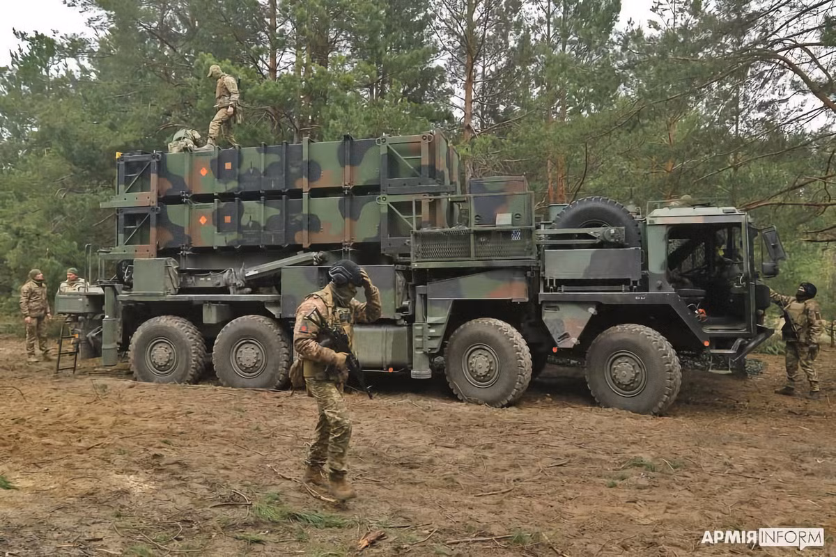 Dù là lý do gì đi chăng nữa, hành động này của AFU, có thể gây tổn hại đến năng lực phòng không của họ, vì muốn sử dụng được hệ thống Patriot, đòi hỏi quân số được huấn luyện bài bản; không chỉ để sử dụng, mà còn để bảo trì hệ thống khí tài phức tạp này. Hiệu quả của hệ thống có thể giảm đi, nếu không có đủ biên chế, nhất là trong trường hợp Nga vẫn tiếp tục các cuộc tấn công đường không. 