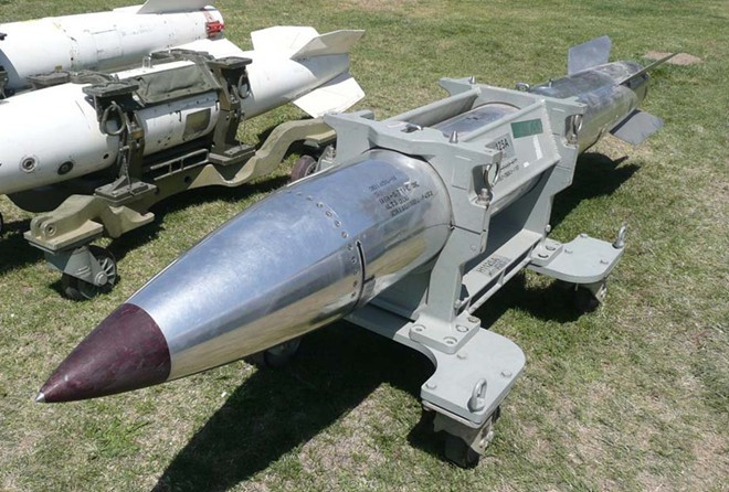 Điều này không chỉ khiến Nga bất mãn mạnh mẽ, mà còn vấp phải sự phản đối của nhiều đồng minh Mỹ và châu Âu, trong đó có Đức. Tổng thư ký NATO Jens Stoltenberg đã nhiều lần nhấn mạnh rằng, “NATO không có ý định triển khai các tên lửa hạt nhân trên đất liền mới ở châu Âu”.