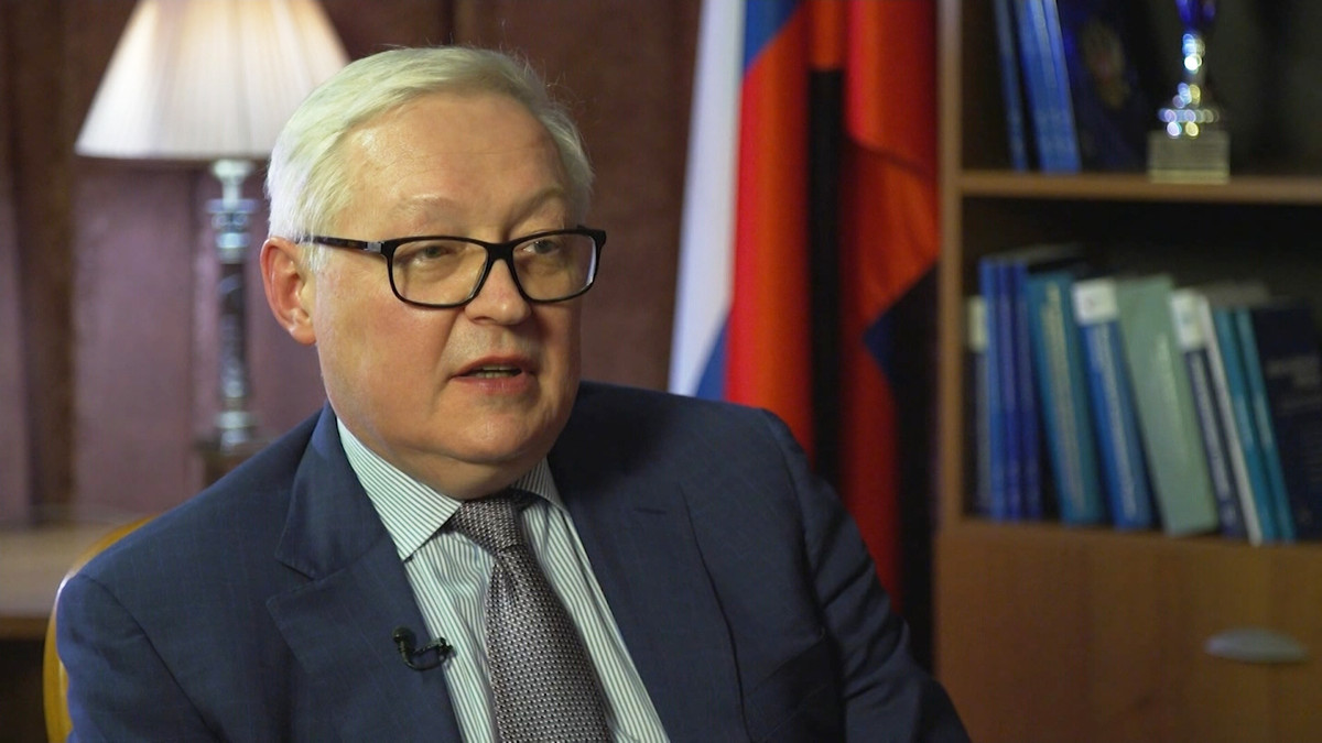 Theo thông tin, trong một cuộc phỏng vấn vào ngày 13/12, ông Ryabkov tuyên bố rằng, đã có những “dấu hiệu gián tiếp” cho thấy, NATO đang bắt đầu triển khai lại các tên lửa tầm trung ở châu Âu.