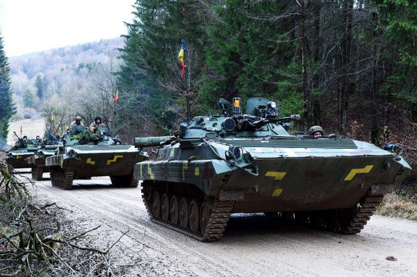 Theo cơ quan giám sát đặc biệt của OSCE, số xe tăng này của Ukraine đang ở trên trong làng Marinka, giáp khu vực giới tuyến; và theo phân tích của các chuyên gia quân sự, rất có thể đó là đơn vị bộ binh cơ giới của Quân đội Ukraine, được tăng cường thêm các phương tiện chiến đấu hạng nặng. 