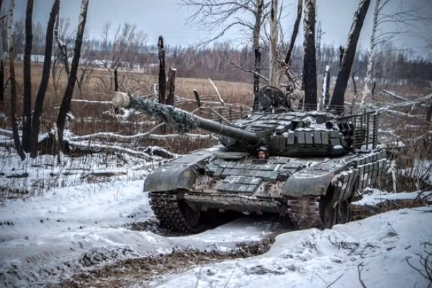 Trong khi đó, phía Ukraine tiếp tục đưa quân đến khu vực Donbass; trong ngày hôm qua, đã phát hiện một số đơn vị và xe tăng của Ukraine đã được bố trí ở ngoại ô Donetsk. 