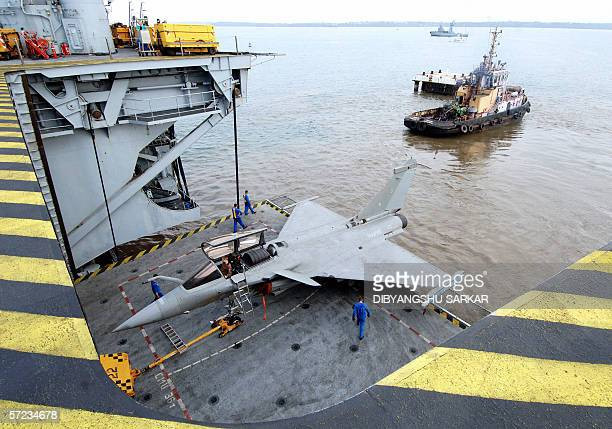 Cũng có thông tin cho rằng những thay đổi cấu trúc đối với thang máy của INS Vikrant phải được chỉnh sửa, để có thể chứa được những chiếc máy bay Super Hornet.