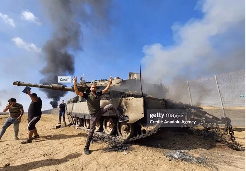 Các chuyên gia quân sự được trang Sohu của Trung Quốc phỏng vấn thì cho rằng, bức tường biên giới thông minh được Israel xây dựng với sự đầu tư lớn, nhưng phát huy khả năng bảo vệ hạn chế và chỉ có thể ngăn chặn các cuộc xâm nhập quy mô nhỏ, chứ không thể đối phó với các cuộc tấn công trực diện. 