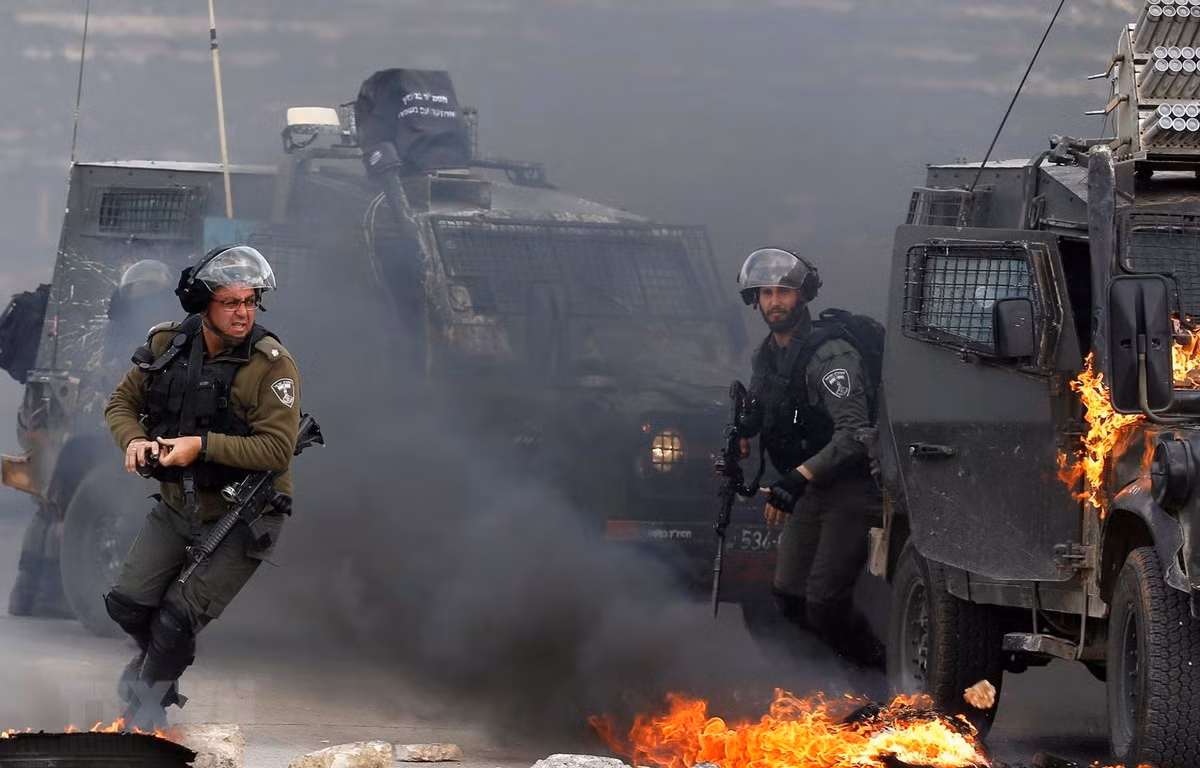 CNN viết, trong nhiều thập kỷ, Israel đã trở thành một cường quốc công nghệ với lực lượng vũ trang ấn tượng và sở hữu một trong những cơ quan tình báo nổi bật nhất thế giới.