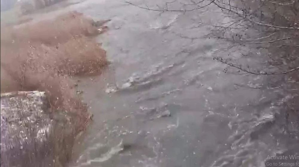 Không thể phủ nhận rằng thủ thuật này thực sự hữu ích, nhưng vô tình, Quân đội Ukraine cũng đã làm tổn thương người dân Ukraine. Hậu quả của lũ lụt tràn vào các tòa nhà thấp, khiến những người dân Ukraine vô tội phải đối mặt với vô vàn khó khăn.