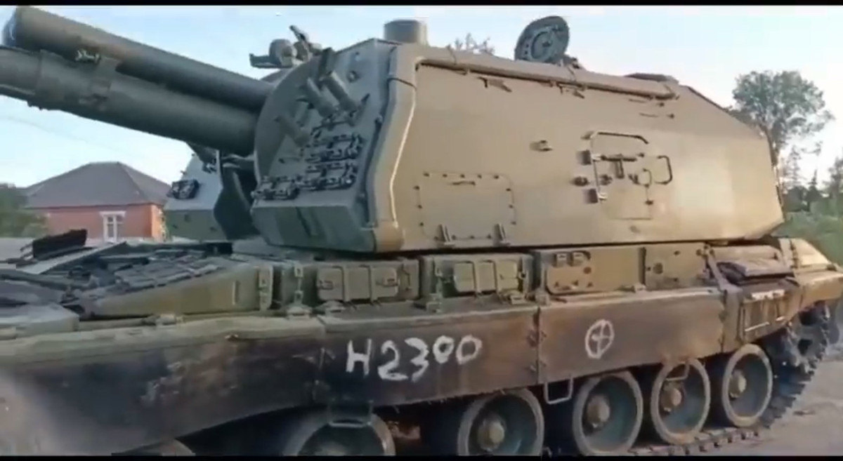 Trong cuộc xung đột Nga-Ukraine, mặc dù quân đội Nga đưa pháo tự hành 2S19 / 2S19M2 vào chiến trường, nhưng số lượng tổng thể không lớn, và không phải mặt trận nào cũng có những loại pháo tự hành tiên tiến như vậy; nhiều hơn là các loại pháo tự hành kiểu cũ như 2S1, 2S3, 2S5, 2S7 và các loại pháo tự hành khác. 