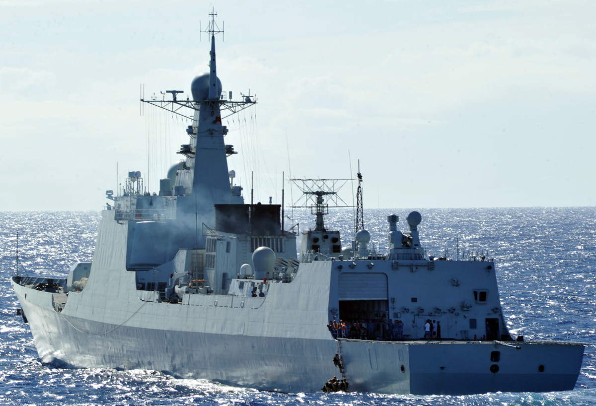 Hải quân của các quốc gia châu Âu ngày nay, chủ yếu sử dụng các tàu khu trục vừa và nhỏ, nhưng đều được trang bị radar mảng pha điện tử chủ động (EASA) bốn mặt và sử dụng những công nghệ đóng tàu tiên tiến nhất.