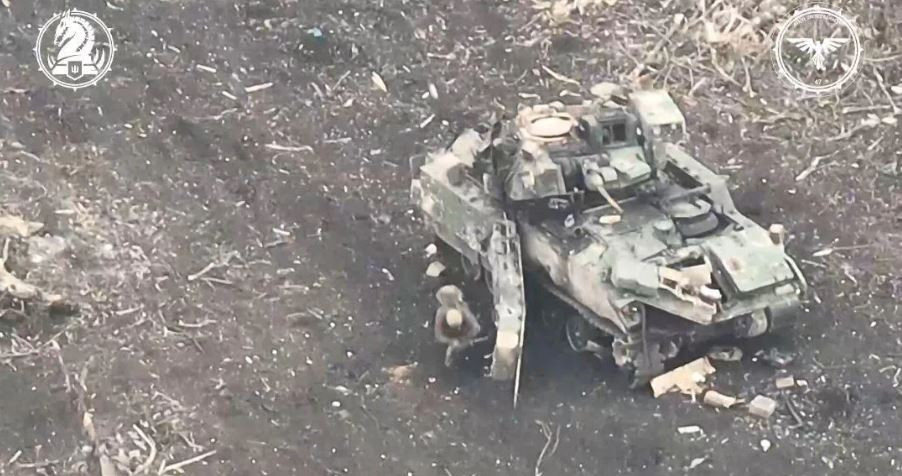 Vào ngày 3/8, liveuamap về chiến trường Ukraine (được cho là của Lầu Năm Góc), đã cập nhật bản đồ các hoạt động ở phía đông Pokrovsk. Theo đó, quân của Lữ đoàn bộ binh cơ giới số 47 đã liên tục rút lui. Quân Nga đã chiếm Lisichnoye và tiếp cận Svirodonovka; giao tranh đang diễn ra ở phía nam làng Vozdvizhenka.