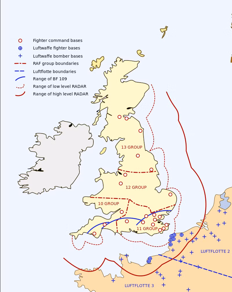 Mặc dù không thắng được Anh, nhưng Hitler cho rằng, Anh chắc cũng không dám “hành động hấp tấp” trong thời gian ngắn. Vì vậy, Hitler đã đơn phương xé bỏ “Hiệp ước không xâm lược Xô-Đức” và ồ ạt, bất ngờ tấn công Liên Xô.