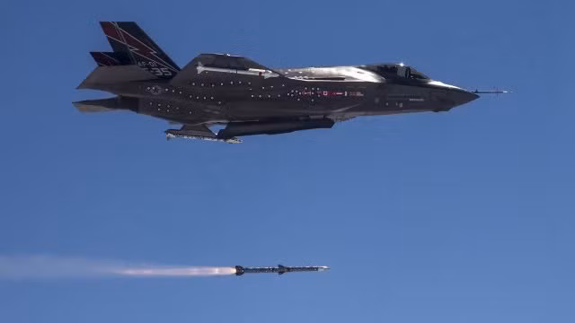 Các thông tin từ Defense Arabic nhấn mạnh rằng, các máy bay chiến đấu của Israel, có thể đã bị lực lượng phòng không Iran phát hiện khi ở cách mục tiêu ở Iran hàng trăm dặm, gần với tầm bắn tối đa của tên lửa hành trình tấn công mặt đất, phóng từ trên không (ALBM), như Rock và Blue Sparrow, mà máy bay Israel mang theo, để sử dụng trong cuộc tập kích.