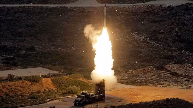 Nguyên nhân dẫn đến kết quả hạn chế cuộc tập kích của Israel vào Iran, có nhiều suy luận, như sức ép của Mỹ đối với Israel, không cho tình hình leo thang, để an toàn cho cuộc bầu cử Tổng thống Mỹ vào tháng 11. Tuy nhiên, thông tin mới đã xuất hiện, chỉ ra yếu tố chính đằng sau, tác động làm hạn chế cuộc không kích của Israel, có thể là do sự đe dọa từ hệ thống phòng không tiên tiến của Iran.