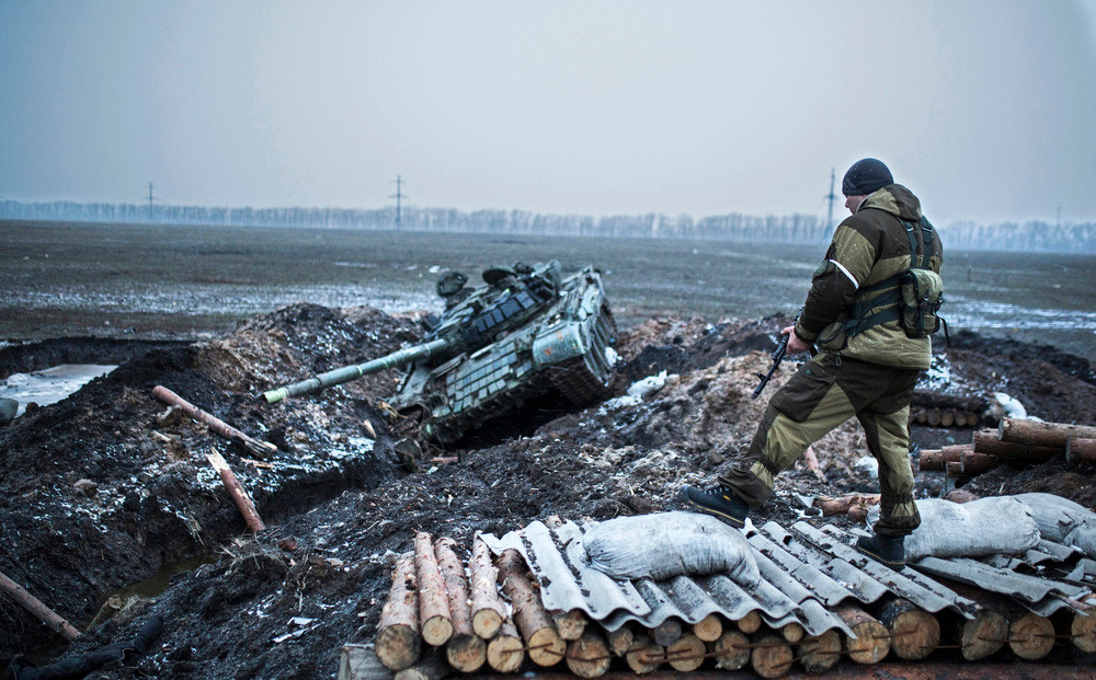 Tướng Mykola Malomuzh cũng cho biết, việc Nga đang tích cực chuẩn bị cho các nhóm lính đánh thuê “đi công tác” tới Donbass; tuy nhiên việc này đều bị Moscow và các nước cộng hòa tự xưng bác bỏ. Nhưng trên thực tế, tất cả những thông tin nói trên không phải là điều gì mới đối với người Ukraine.