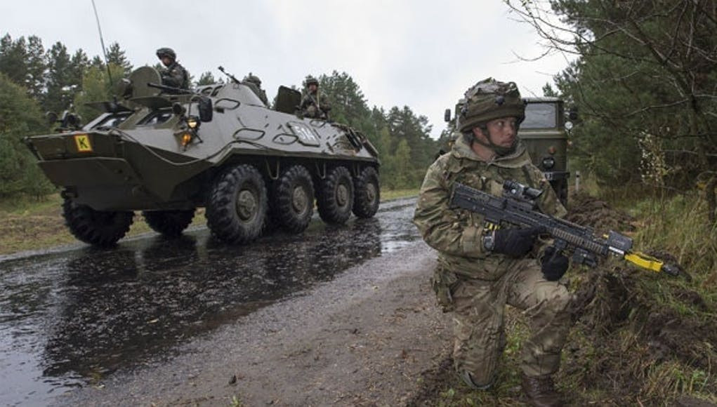 Quyết định nói trên của Anh, như thường lệ, đều theo sau chính sách của Mỹ. Vào đầu tháng này, Tổng thống Mỹ Joe Biden cho biết, việc đưa lính Mỹ đến để bảo vệ Ukraine là điều “không cần phải bàn cãi”; tức là sẽ không bao giờ có chuyện như vậy xảy ra.