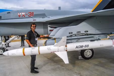 Theo các nguồn tin được cung cấp bởi các truyền thông của Ukraine, sau khi chiếc MiG-29 này thực hiện một cuộc tấn công mặt đất bằng tên lửa bức xạ AGM-88 HARM mà Mỹ viện trợ. Tuy nhiên không rõ vì lý do gì, nó buộc phải quay trở lại sân bay bằng một đường bay khác. 