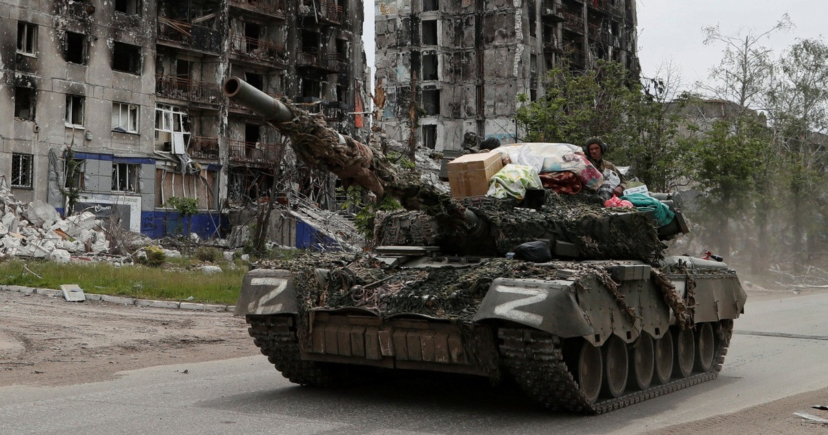 Việc một số lượng xe tăng T-62 của Nga bị quân đội Ukraine bắt giữ, không chỉ cho thấy những chiếc xe tăng cũ này có vấn đề về tình trạng kỹ thuật, khi không có đủ phụ tùng thay thế. Với việc đánh bom cầu Crimea, tình hình tiếp tế của quân đội Nga ở khu vực Kherson càng khó khăn. 