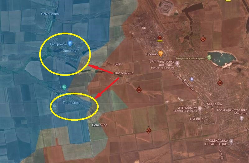 Và không để cho quân Ukraine có thời gian củng cố thế trận phòng ngự, quân Nga với hỏa lực bom pháo áp đảo, bộ binh dưới sự dẫn dắt của xe tăng và xe bọc thép, nhanh chóng thọc sâu vào làng Tonenkoye và Orlovka; trong đó làng Orlovka bị bao vây ba mặt.