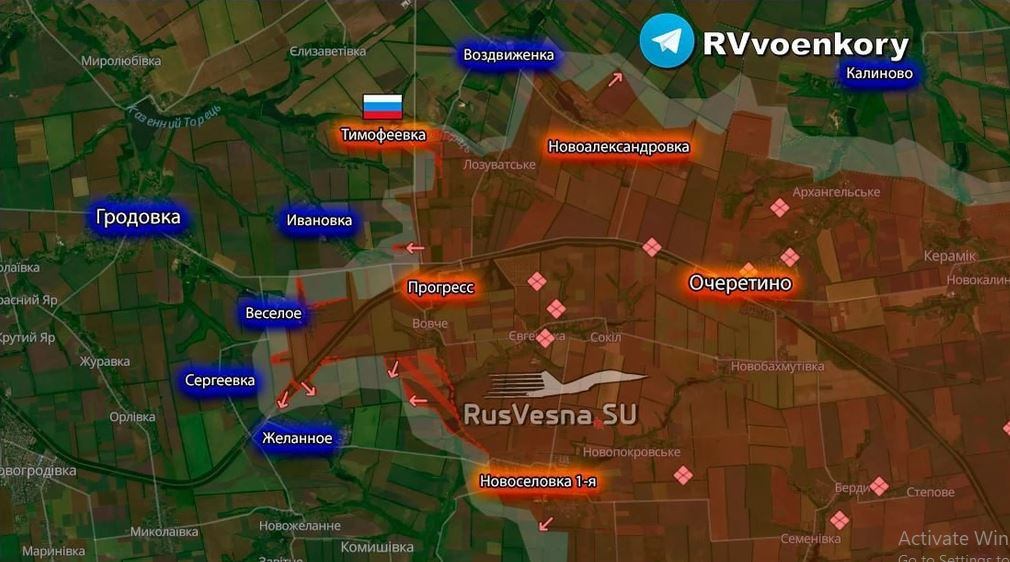 Ở phía bên kia, quân Ukraine bắt đầu nhanh chóng xây dựng các trận địa phòng ngự, dựa vào các con sông Kazenny Torets và Zhuravka làm tuyến phòng thủ tự nhiên. Tuyến phòng thủ này rõ ràng sẽ trở thành tuyến kháng cự tiếp theo của Quân đội Ukraine trên hướng này. (Nguồn ảnh: cm.163, Topwar, Ukrinform, RVvoenkory). 