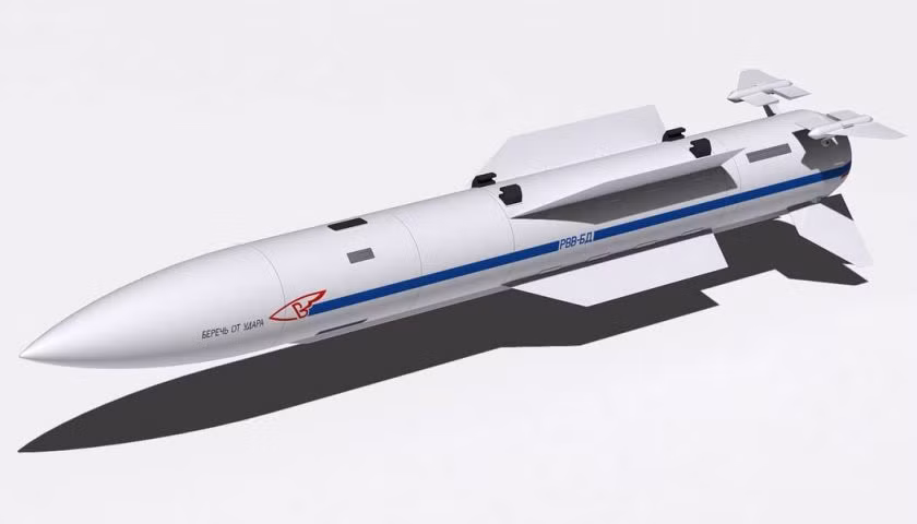 Tên lửa R-37M là sản phẩm của công ty nghiên cứu và sản xuất tên lửa chiến thuật nổi tiếng của Nga Vympel, chịu trách nhiệm về tất cả các dòng tên lửa không đối không của Nga. R-37M có nguồn gốc từ tên lửa không đối không R-37 của Liên Xô, được chế tạo vào những năm 1980, giành cho tiêm kích MiG-31M. Quá trình phát triển tên lửa R-37M được bắt đầu vào cuối thập niên 2000.