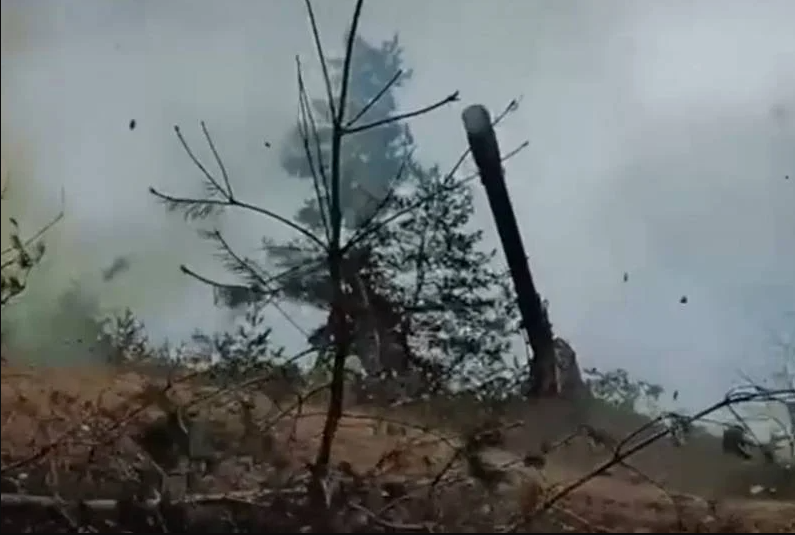 Còn theo thông tin mới nhất, tại thành phố Bakhmut (Artemovsk) tại tỉnh Donetsk của Ukraine, quân Ukraine phòng ngự tại đây hàng ngày phải hứng chịu những tổn thất. Để giữ được thành phố này này, các tướng lĩnh của Quân đội Ukraine dồn tất cả những gì họ có thể vào đó; đây là nhận xét của phóng viên chiến trường người Nga Yevgeny Poddubny viết trên kênh Telegram của mình.