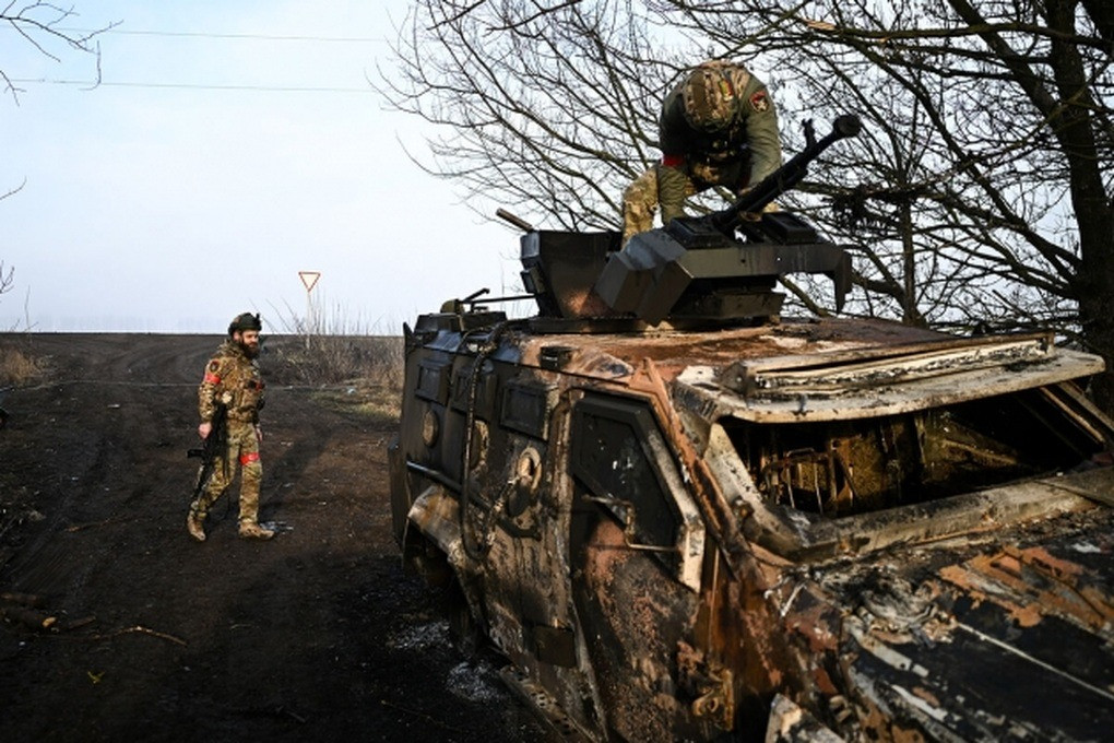 Trên thực tế, Tu viện St. Nicholas Gornalsky đã bị bom pháo của hai bên phá hủy. Nếu cần thiết, quân Nga có thể phá hủy các tòa nhà còn lại để đánh bật quân Ukraine ra khỏi đó, vì mạng sống của binh lính Nga là ưu tiên hàng đầu.