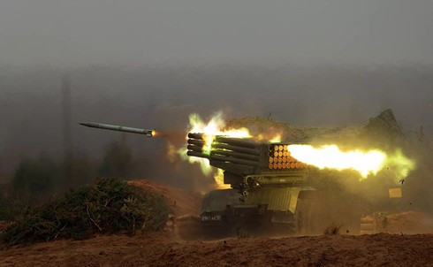 Theo các chuyên gia quân sự, trong khu vực chiến sự có Quân đội Nga tham gia, khi nhìn thấy UAV của Nga, điều đó thường có nghĩa là một cuộc tấn công pháo binh quy mô lớn sắp diễn ra. Trong thời gian qua, Nga đã nâng cao khả năng phối hợp giữa UAV và các đơn vị pháo binh của mình.