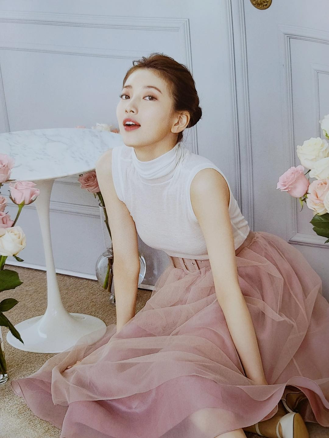 Bữa sáng, cô nàng chỉ ăn 100g khoai lang + 50g ức gà và nửa cốc sữa tách kem.