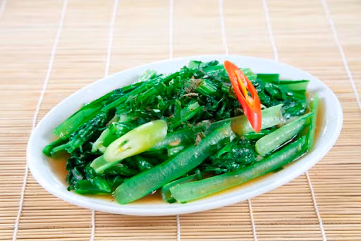 Xào rau không khó thế nhưng xào rau thế nào cho xanh và ngon thì lại không đơn giản. Cần phải nắm được kỹ thuật mà một mẹo nhỏ.