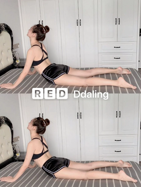 9. Căng cơ bụng Đây là một trong 10 động tác không thể bỏ qua. Nằm sấp, để hai chân dang rộng bằng vai và dùng cánh tay chống đỡ cơ thể. Giữ trong 15 giây và thực hiện 2 lần. 