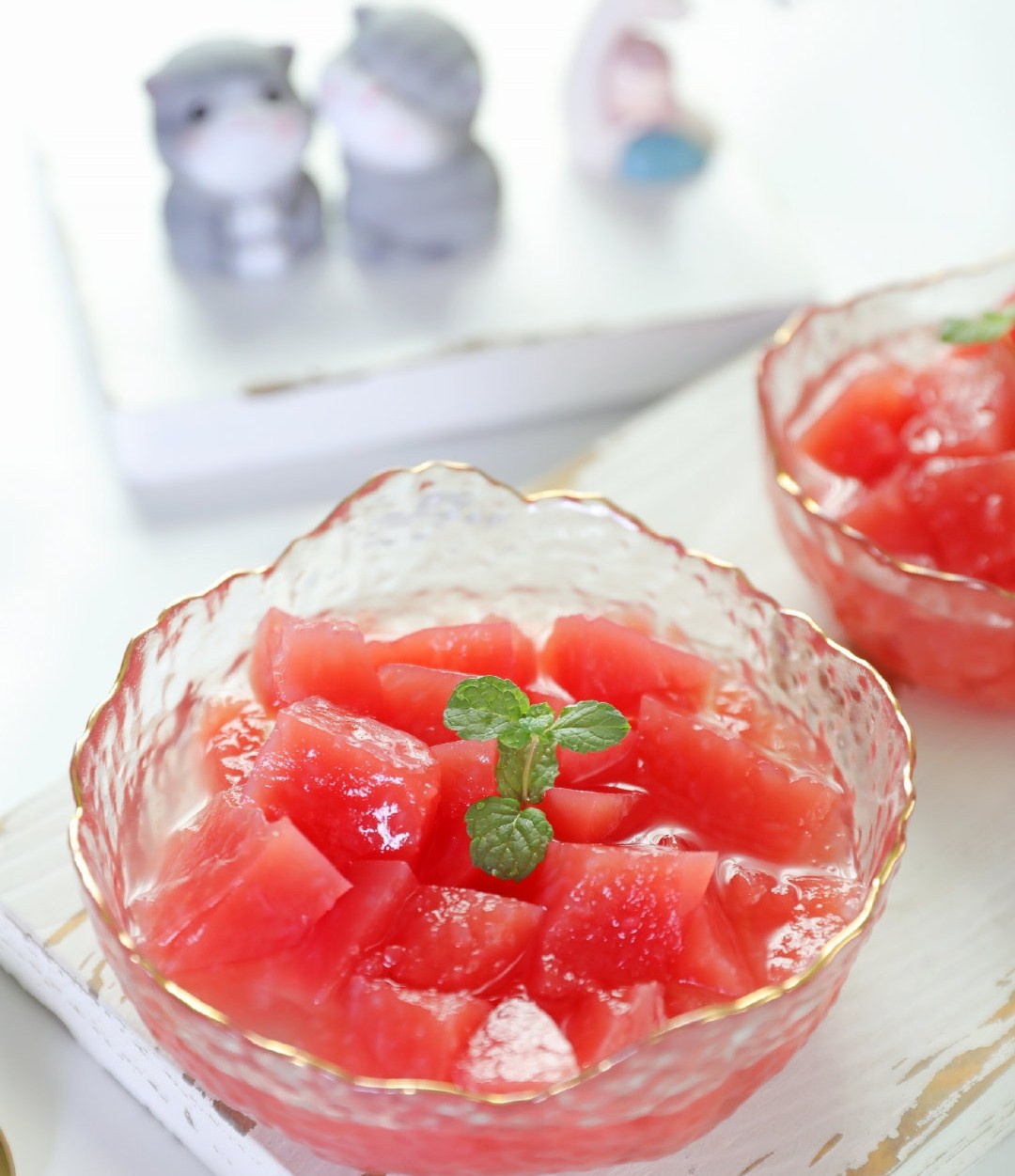 Vừa có vị ngọt của dưa, vị mát của bạc hà và vị giòn của thạch, món sương sa dưa hấu bạc hà thực sự sẽ khiến bạn mê đắm mùa hè này.