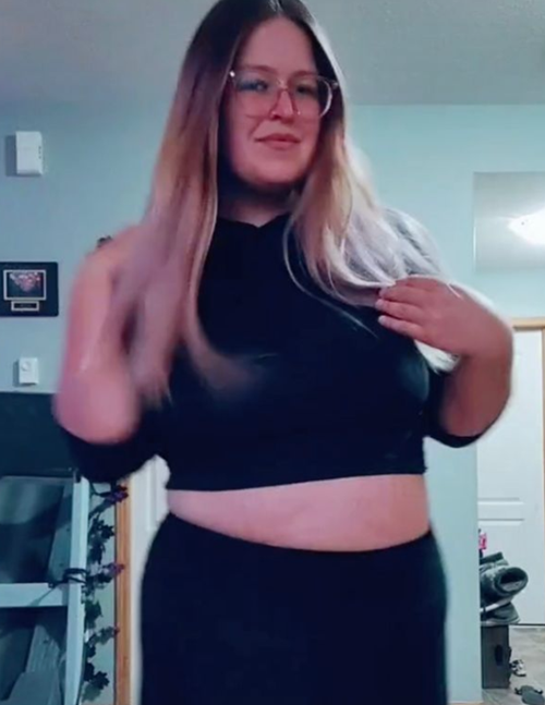 Co gai khoc meu bi duoi khoi phong gym do an mac ho hang-Hinh-2