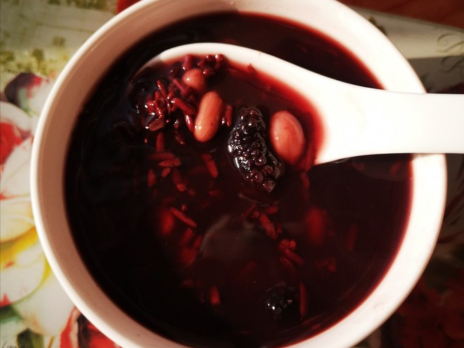 Kiên trì ăn mỗi ngày một lần, có thể bổ thận, dưỡng gan, bổ mắt, phòng khi thị lực giảm sút. Các chứng đau lưng, đau lưng, táo bón cũng có thể thuyên giảm và biến mất.