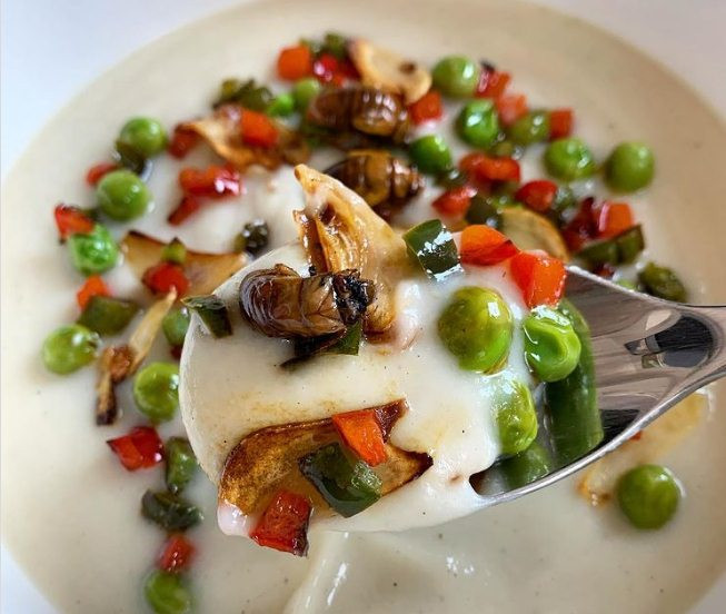 Một món sốt ve sầu béo ngậy, thơm bùi do người Mỹ sáng tạo.