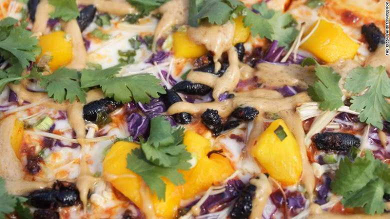 Sau khi tung ra bản thử nghiệm, lượng khách hàng hưởng ứng không hề nhỏ, những người đã nếm thử đều cho rằng pizza ve sầu rất ngon.