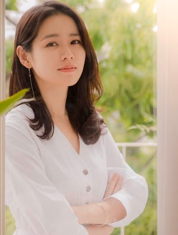 Vóc dáng thon thả, quyến rũ của các sao nữ xứ Hàn có thể đáp ứng bất cứ gu ăn mặc thời thượng nào, thực sự khiến nhiều cô gái phải ghen tị. Không thể phủ nhận rằng vẻ đẹp tự nhiên khó có thể có tác động, nhưng việc luyện tập chăm chỉ và ăn kiêng giảm cân là hoàn toàn không thể thiếu.