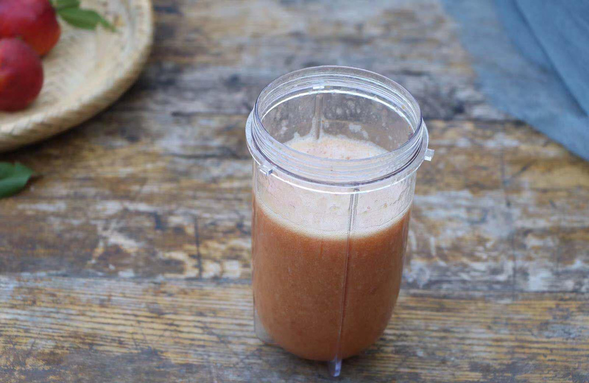 Buocs 5: Để nguội đến nhiệt độ phòng, sau đó đổ vào máy xay sinh tố, đánh cho sệt lại.