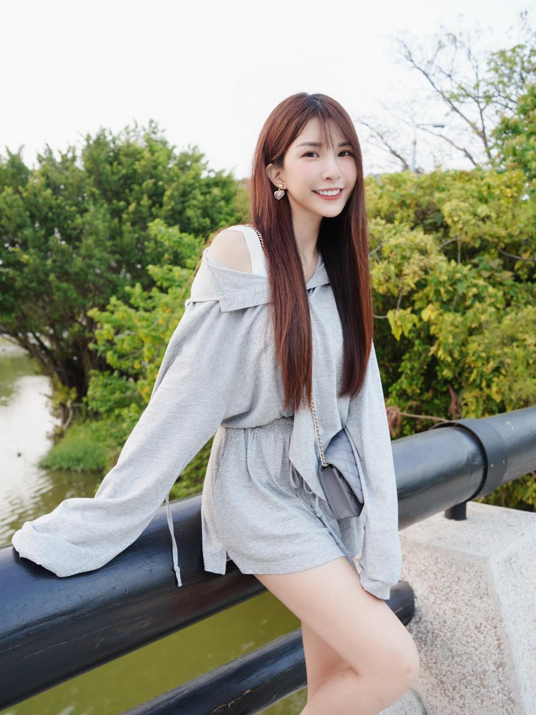 Hot mom cũng chia sẻ thêm rằng, có thể chế độ ăn của cô không phù hợp với nhiều người, vì vậy mọi người chỉ cần nhớ là lượng calo nạp vào phải it hơn lượng calo thải ra.