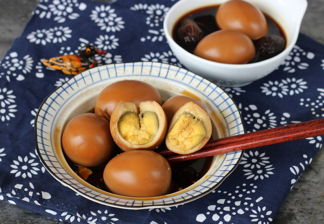 Tuy vậy, trứng luộc bia vẫn ăn ngon nhất lúc mới làm xong vì vậy đừng quá tham làm nhiều một lúc, món này cũng đơn giản dễ làm.