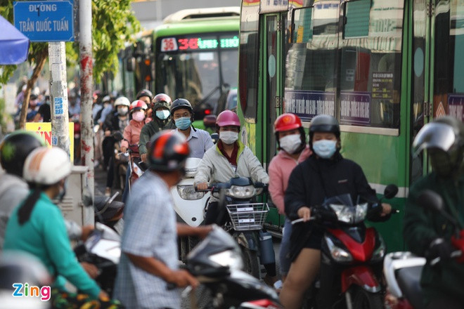 GrabBike, Now co duoc hoat dong sau Chi thi 10 cua TP.HCM?