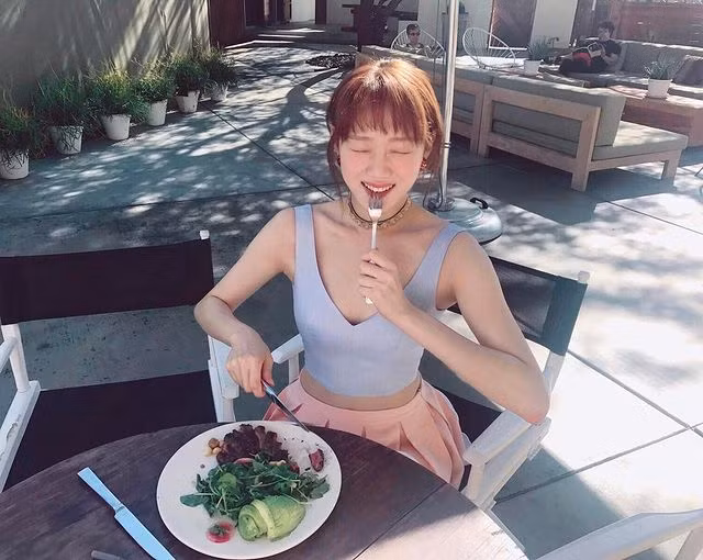 Lee Sung Kyung có 5 bí quyết giảm cân và thực đơn của cô nàng đang được lan truyền rầm rộ trên các trang mạng của Hàn Quốc, hãy cùng nhau tìm hiểu nhé.