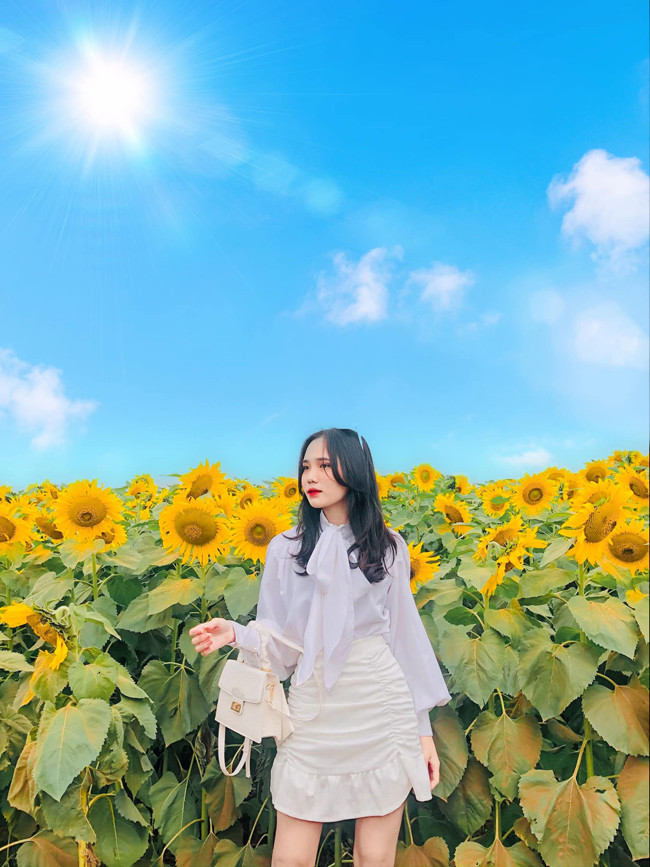 Cô gái Nghệ An rất đam mê thể thao. Ngoài ra, cô nàng cũng đặc biệt thích học môn Tiếng Anh.