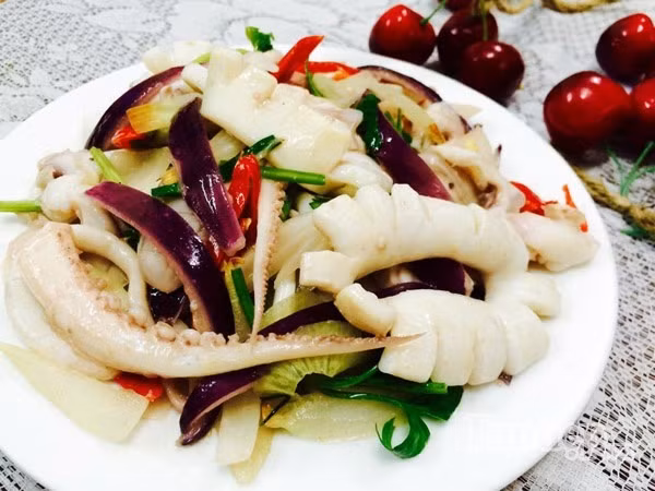 L-tryptophan có trong hành tây giúp cải thiện chất lượng giấc ngủ, cụ thể là giúp não bộ giảm căng thẳng và ngăn ngừa chứng mất ngủ.