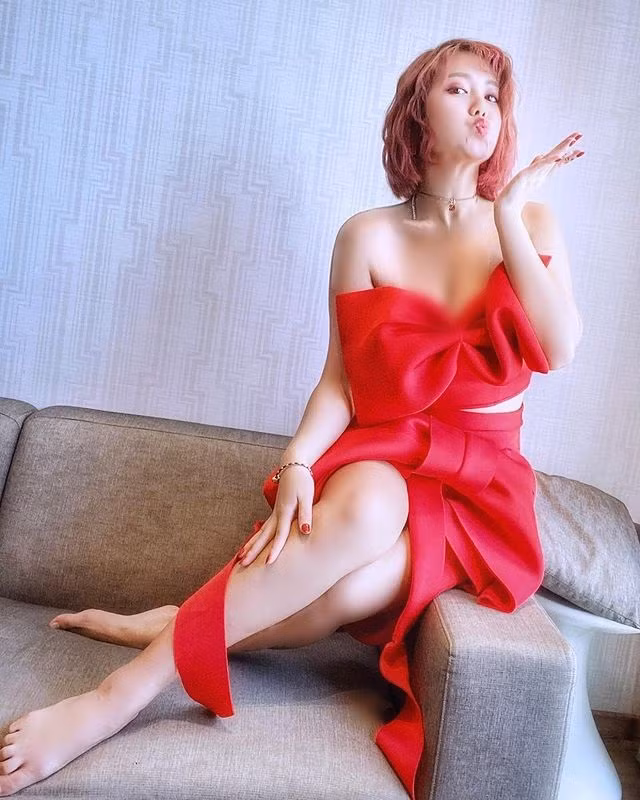 Thế nhưng theo Bạch Vân chia sẻ, cô đã từng tự ti về vẻ gợi cảm của mình.