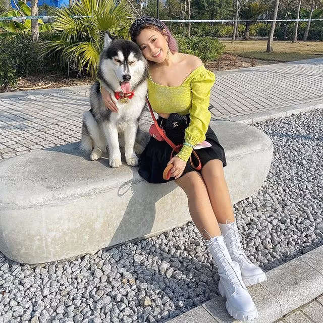 Nhiều người hâm mộ của Bạch Vân cảm thấy thực sự ghen tị với vóc dáng của cô nàng.